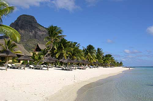 mauritius-paradis_beach mauritius shore line